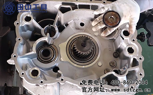 ZF16档变速器拆卸，ZF变速箱维修工具