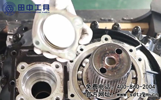 ZF16档变速器拆卸，ZF变速箱维修工具